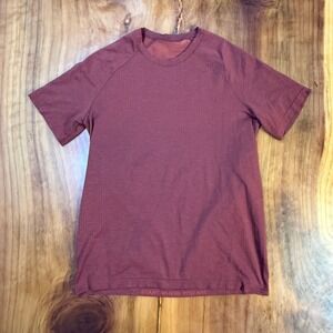 Lululemon Metal Vent Shirt Men M T-Shirt Red Crew neck Short sleeve Athletic G26